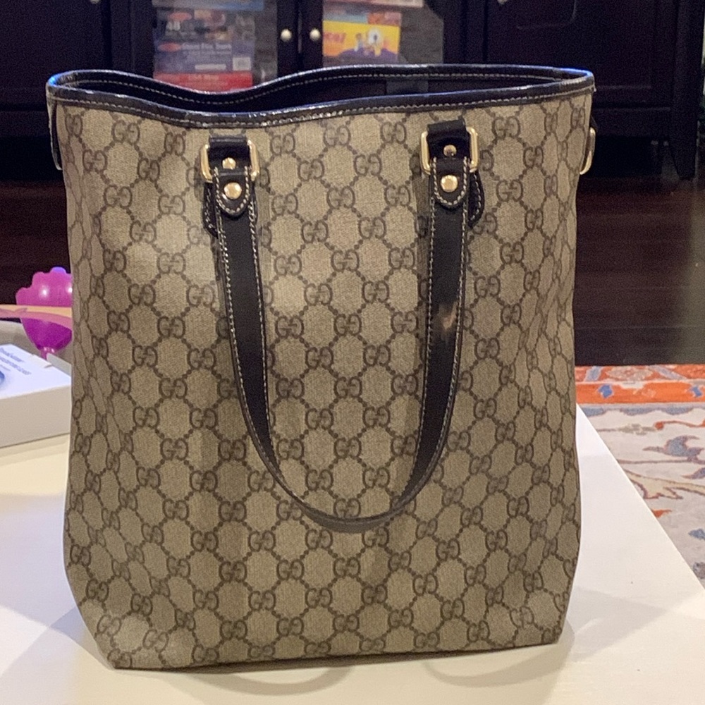 Authentic Gucci gg supreme tote